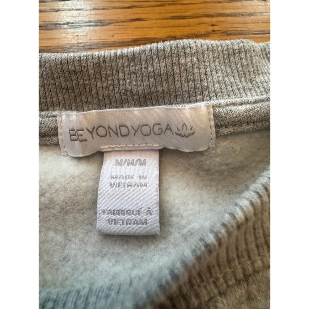 Beyond Yoga Womens Heather Gray Cropped Crewneck Sweatshirt NF7984 Size Medium - Picture 3 of 7